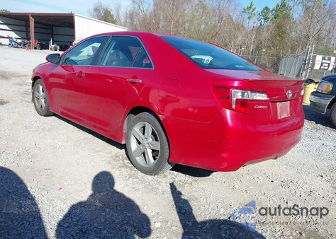 2013 Toyota Camry Se z USA, uszkodzony, nr VIN 4T1BF1FK8DU714846